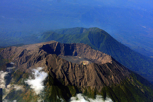 Hiking Gunung Raung